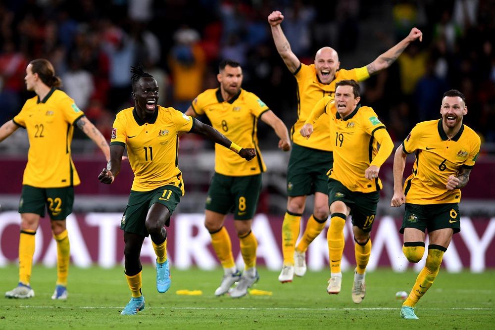 Thắng “đấu súng” cân não, Australia đoạt vé dự World Cup 2022