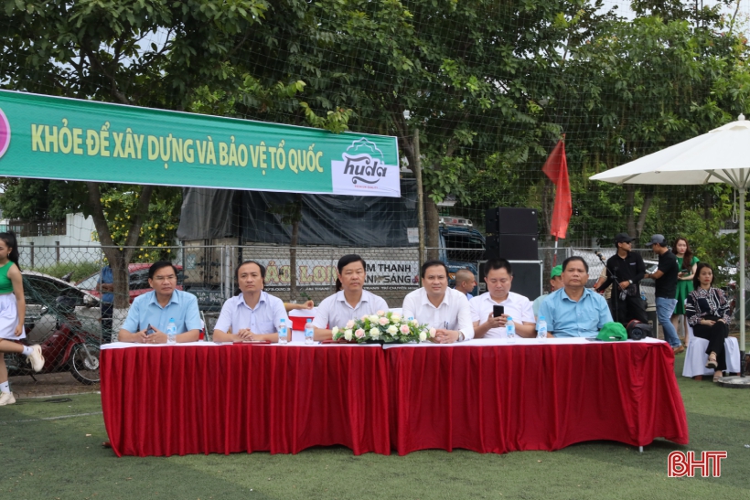 Khởi tranh Giải Bóng đá nam phong trào TP Hà Tĩnh mở rộng năm 2022