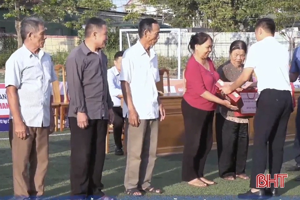 8 đội bóng đá nam tranh cúp Hào Quang 2022