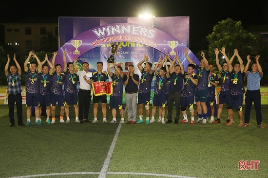FC Bệnh viện TP Hà Tĩnh vô địch giải bóng đá nam tranh cúp Hào Quang 2022