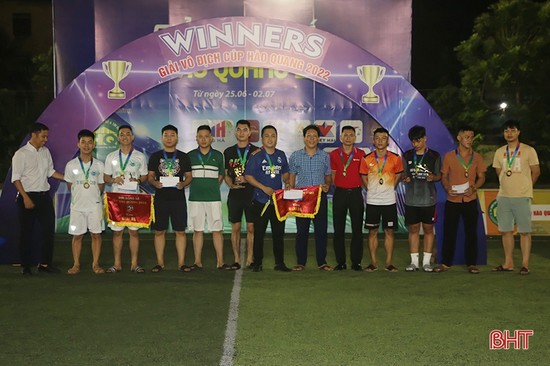 FC Bệnh viện TP Hà Tĩnh vô địch giải bóng đá nam tranh cúp Hào Quang 2022