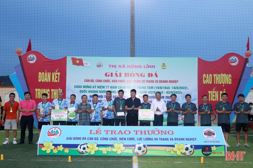 FC khối Nội chính vô địch Giải Bóng đá cán bộ, công chức, viên chức, LLVT và doanh nghiệp TX Hồng Lĩnh