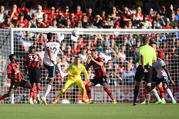 Kết quả Bournemouth 0-3 Arsenal: Odegaard, Jesus rực sáng đưa Pháo thủ lên đầu bảng