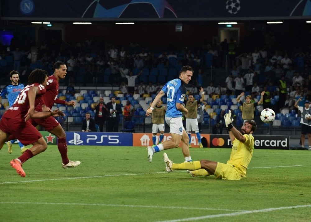 Liverpool thảm bại Napoli 1-4