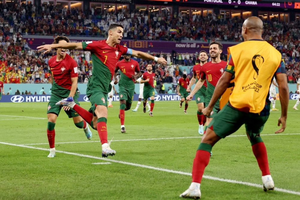 Ronaldo ghi bàn trong trận thắng 3-2 của Bồ Đào Nha