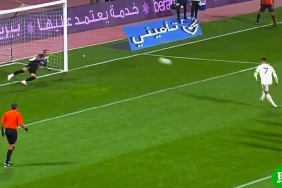 Ronaldo ghi bàn đầu tiên tại Saudi Arabia